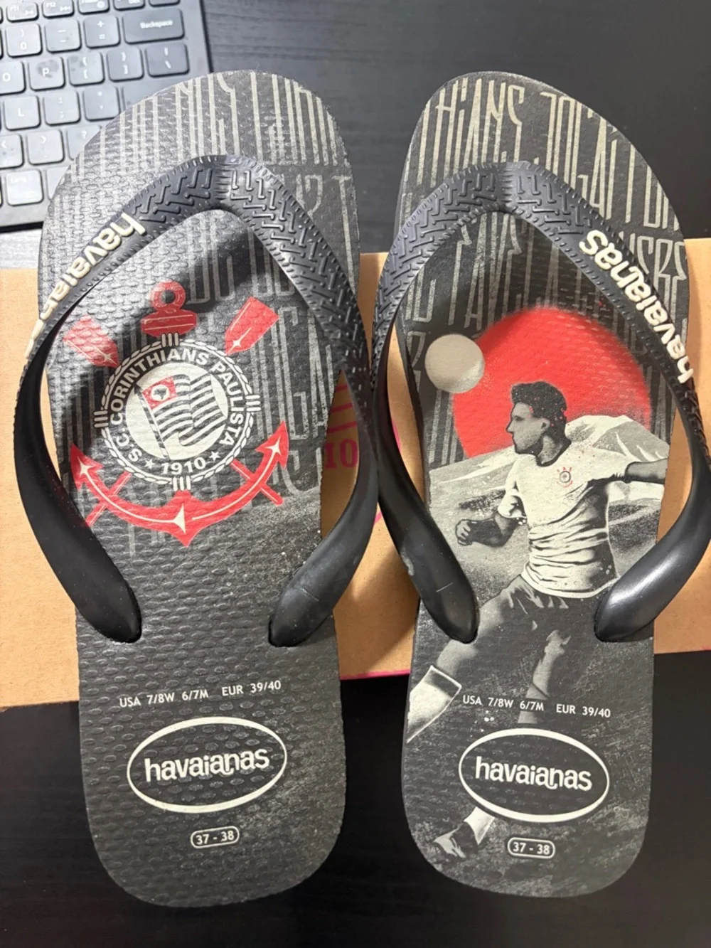 Havaianas Men’s Corinthians Graphic Flip-Flops — Black & Red